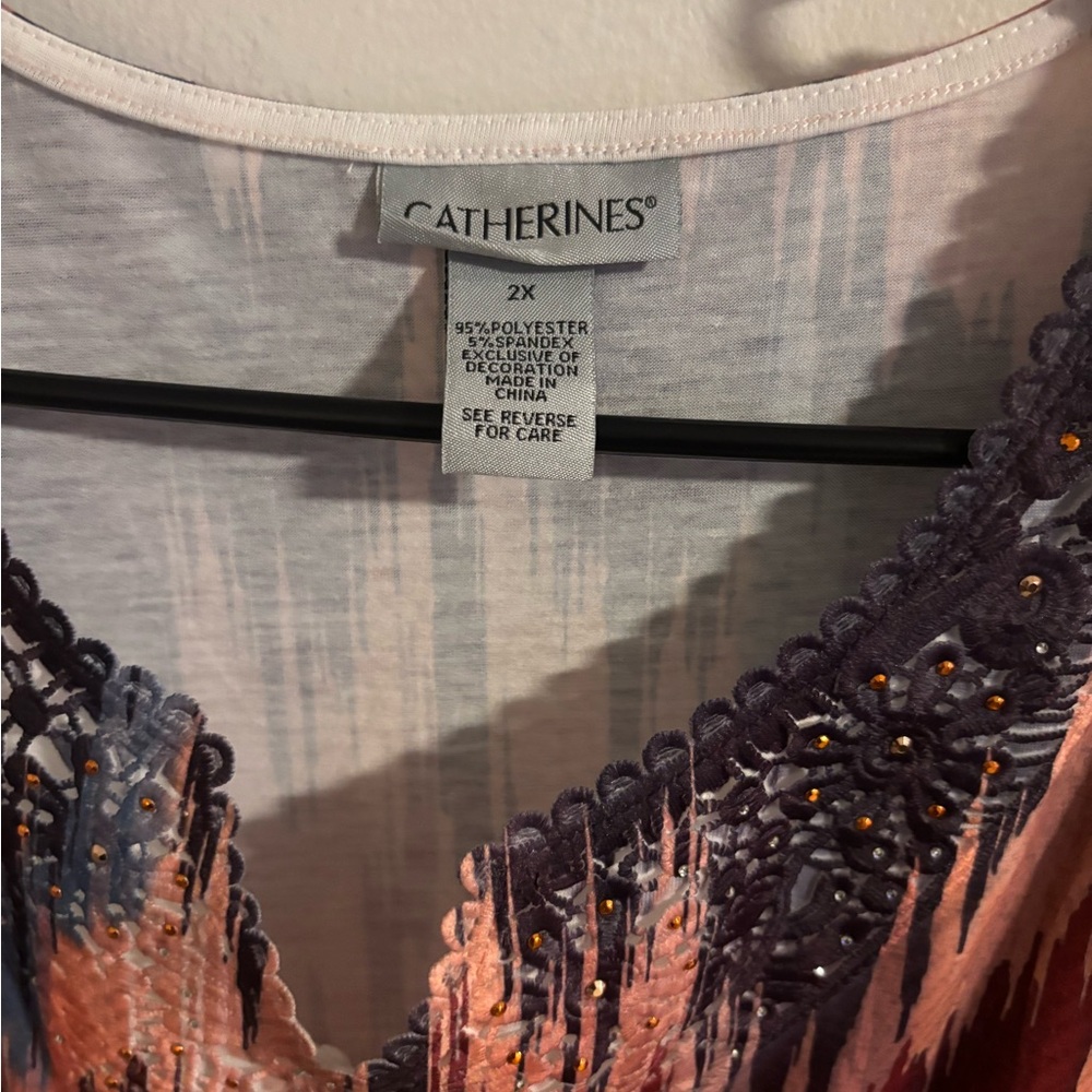 Catherines 2X Abstract Print Top Beaded V-Neck Short Sleeve Stretch
(578) - Picture 2 of 4